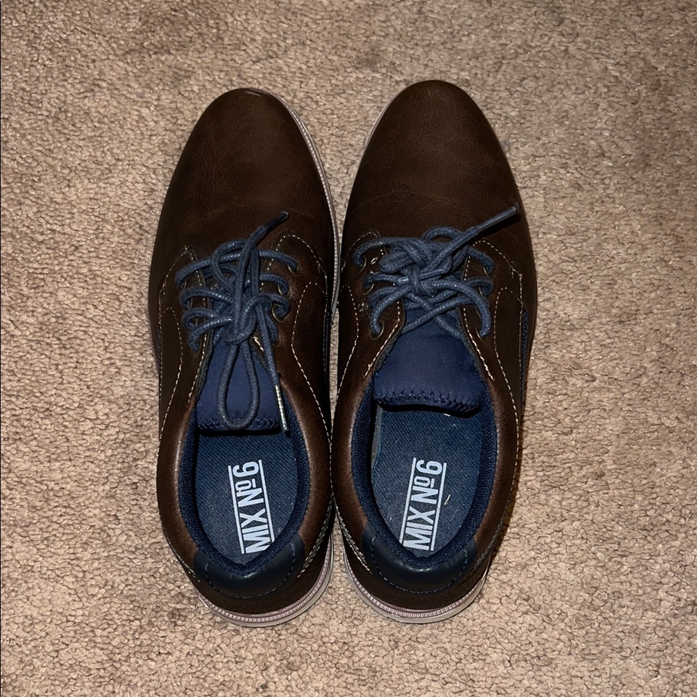 Boys Brown Oxford Casual Dress Shoes – Size 6 Youth - Worn Only a Few Times